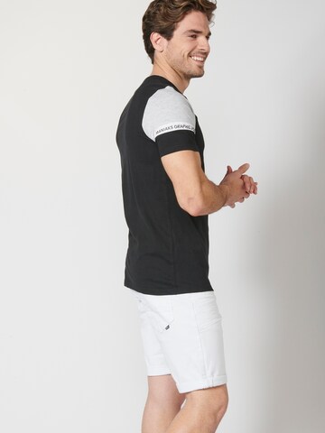 KOROSHI T-Shirt in Schwarz