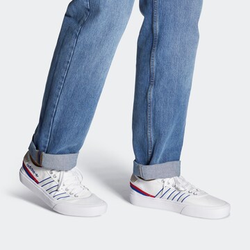 ADIDAS ORIGINALS - Zapatillas deportivas bajas 'Delpala' en blanco