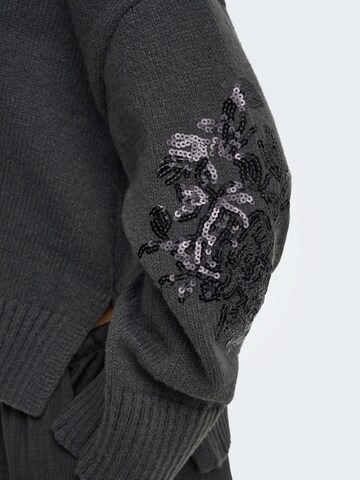 ONLY Pullover 'ONLANNIKA' in Grau
