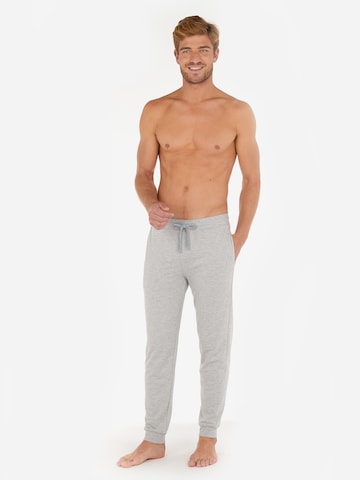 Effilé Pantalon HOM en gris