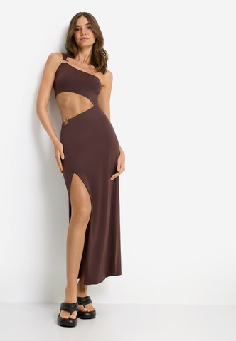 Robe LSCN by LASCANA en marron : devant