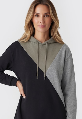 Robe usha BLUE LABEL en noir