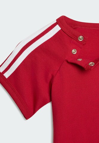 ADIDAS ORIGINALS - Camiseta en rojo