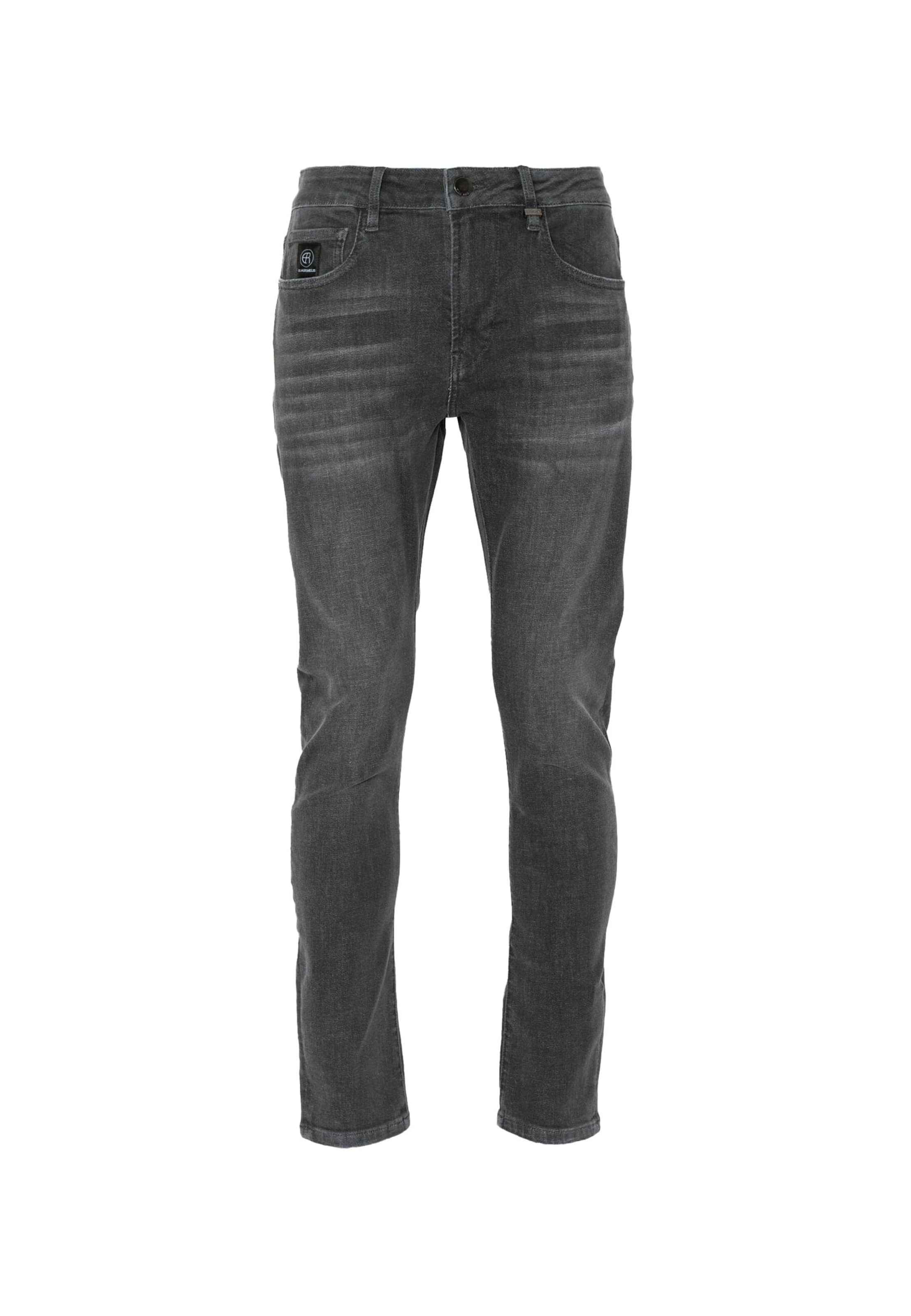 Regular Jean 'Dave' Elias Rumelis en gris : devant