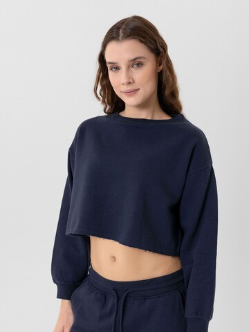 Jacey Quinn Sweatshirt 'Elsa' in Blau: Vorderseite