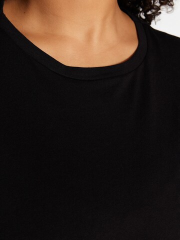 Trendyol Curve T-Shirt in Schwarz