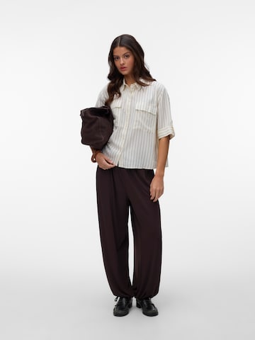 Chemisier 'AWRYDER FABIANA' VERO MODA en blanc