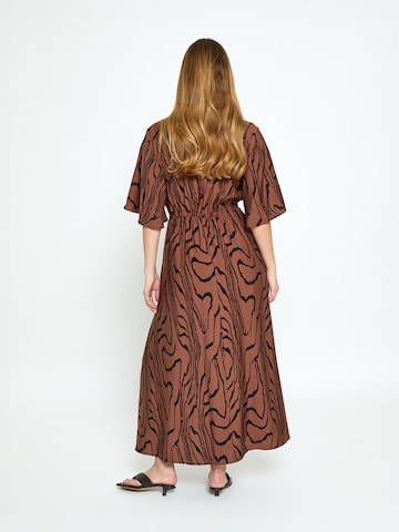 Peppercorn Jurk 'Ozzy' in Bruin