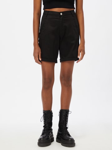 VILA Regular Shorts in Schwarz: predná strana