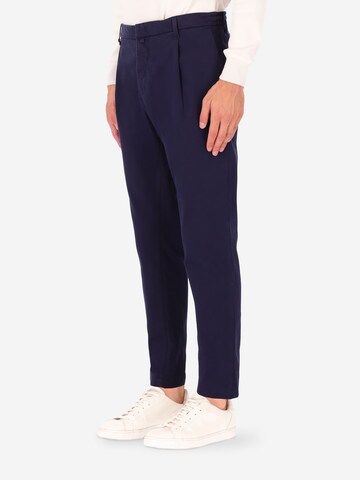 Distretto12 Slim fit Pleat-Front Pants 'Giron' in Blue