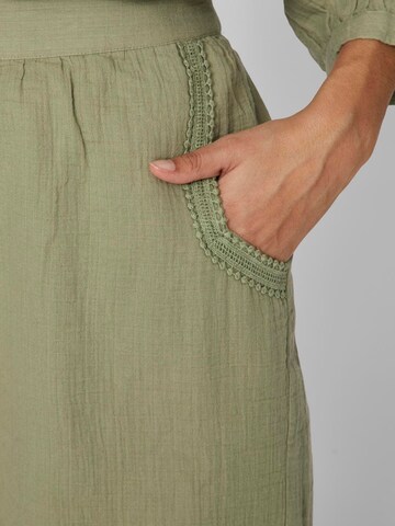 VILA Regular Pants 'VIJILLO' in Green