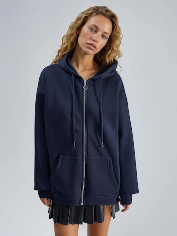 Veste de survêtement Busem en bleu : devant