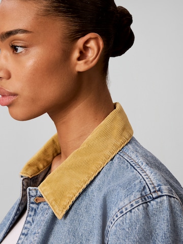 Calvin Klein Jeans Tussenjas in Blauw