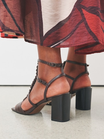 Next - Sandalias con hebilla 'N. Premium' en marrón