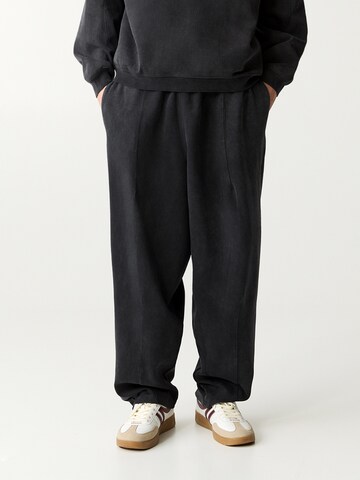 Pull&Bear Loosefit Hose in Grau: Vorderseite