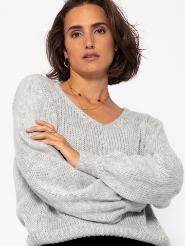 SASSYCLASSY Oversizepullover‌‌‌‌‌‌‌ in Grau: Vorderseite