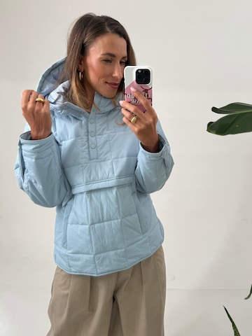 Veste mi-saison Kamila Šikl en bleu