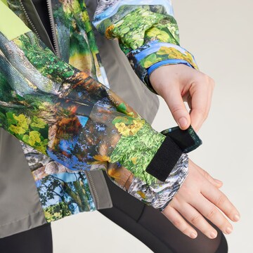 ADIDAS BY STELLA MCCARTNEY Μπουφάν πεζοπορίας 'TrueNature Earth Collage ' σε πράσινο