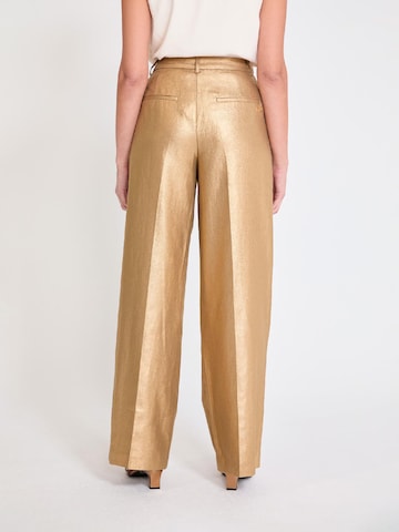 Lola Casademunt - Pierna ancha Pantalón de pinzas en oro