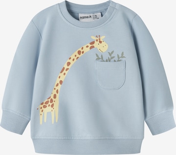 Sweat 'NBMHALL' NAME IT en bleu : devant