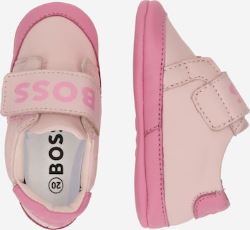 BOSS Kidswear Обувки за прохождане в розово