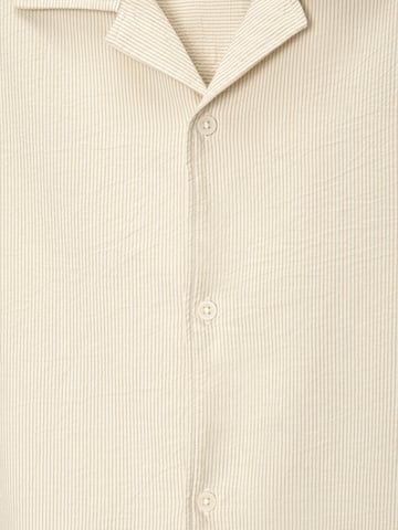 Pull&Bear Comfort fit Koszula w kolorze beżowy