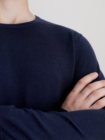 Calvin Klein Пуловер в синьо