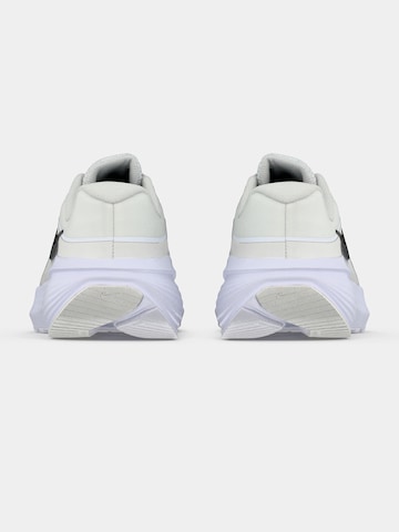Chaussure de course 'DOWNSHIFTER 14' NIKE en blanc
