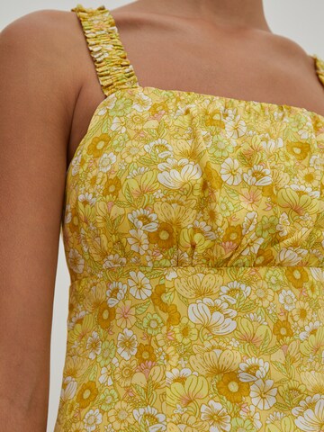 EDITED שמלות 'Shiloh' בצהוב