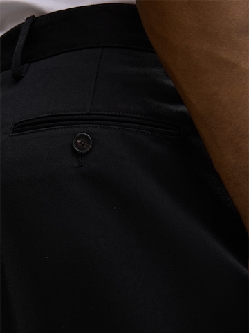 Loosefit Pantalon à plis 'Jarod' STRELLSON en noir