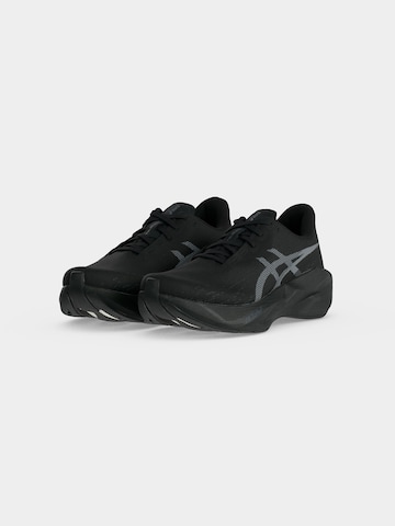 Chaussure de course 'Novablast 6' ASICS en noir