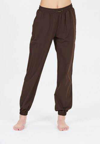 Athlecia Tapered Sporthose 'Hero' in Braun: Vorderseite