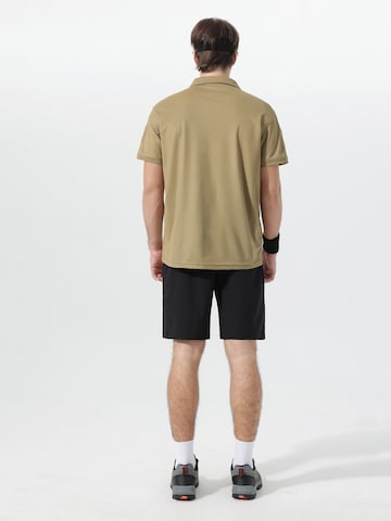 YOUTHUP Performance Shirt 'Gradschnitt' in Brown