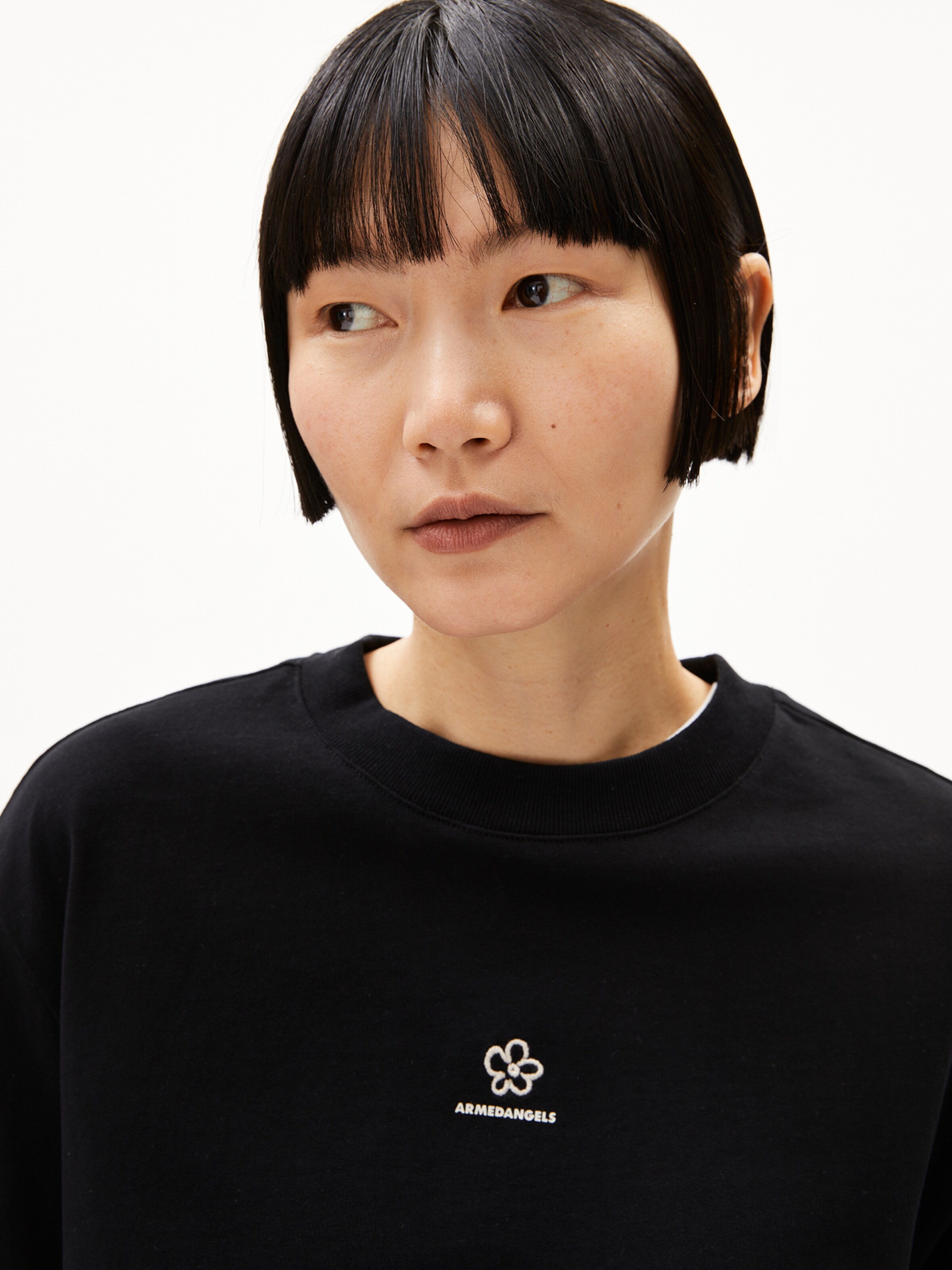 T-shirt ARMEDANGELS en noir : devant