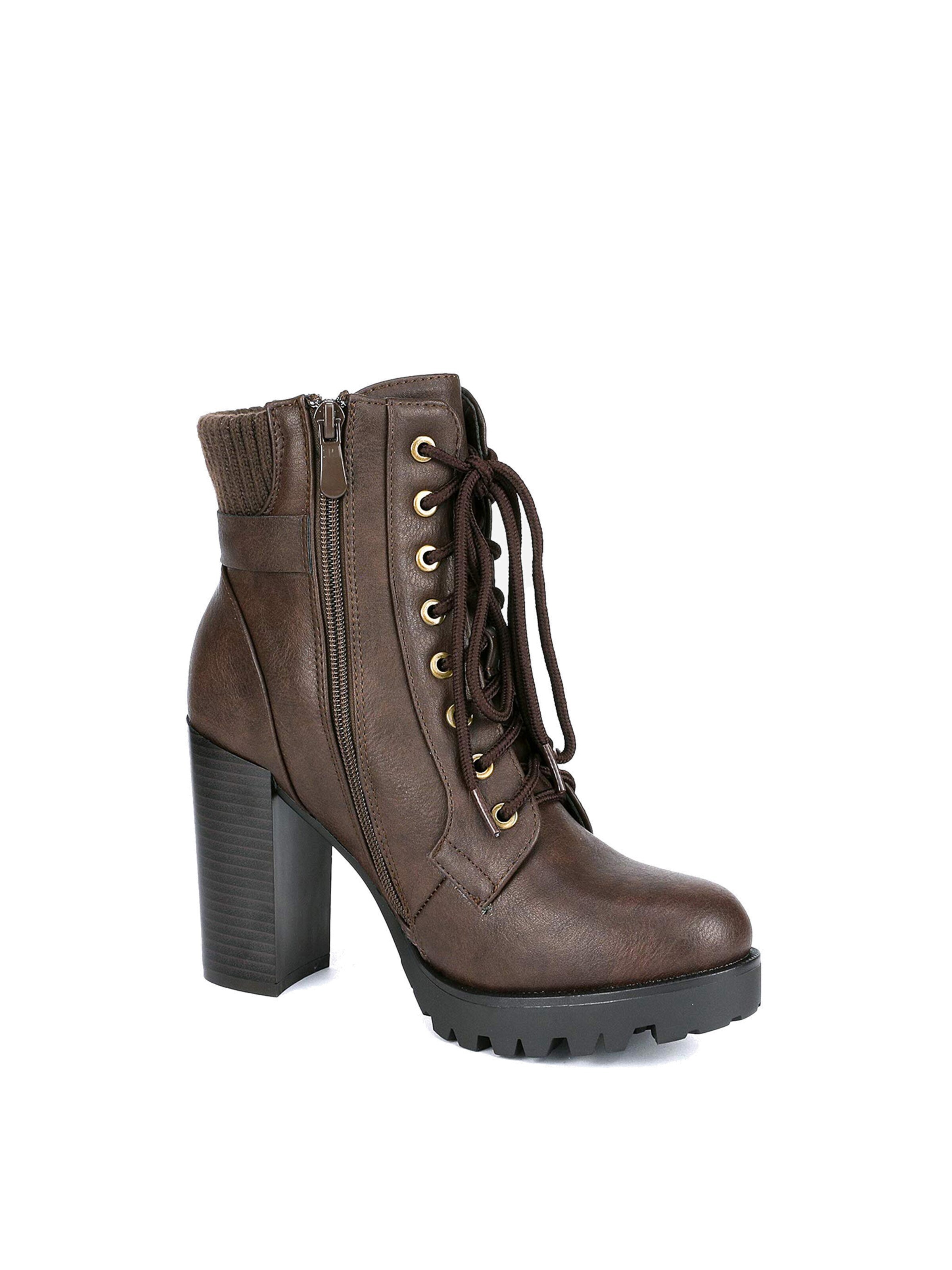 Dream Pairs Boots in Brown