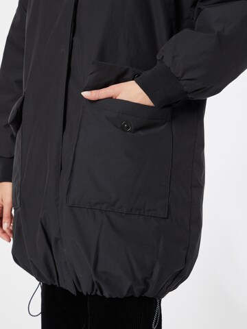 LEVI'S ®Prijelazna jakna 'Momo Rvs Down Pillowpuff' - crna boja