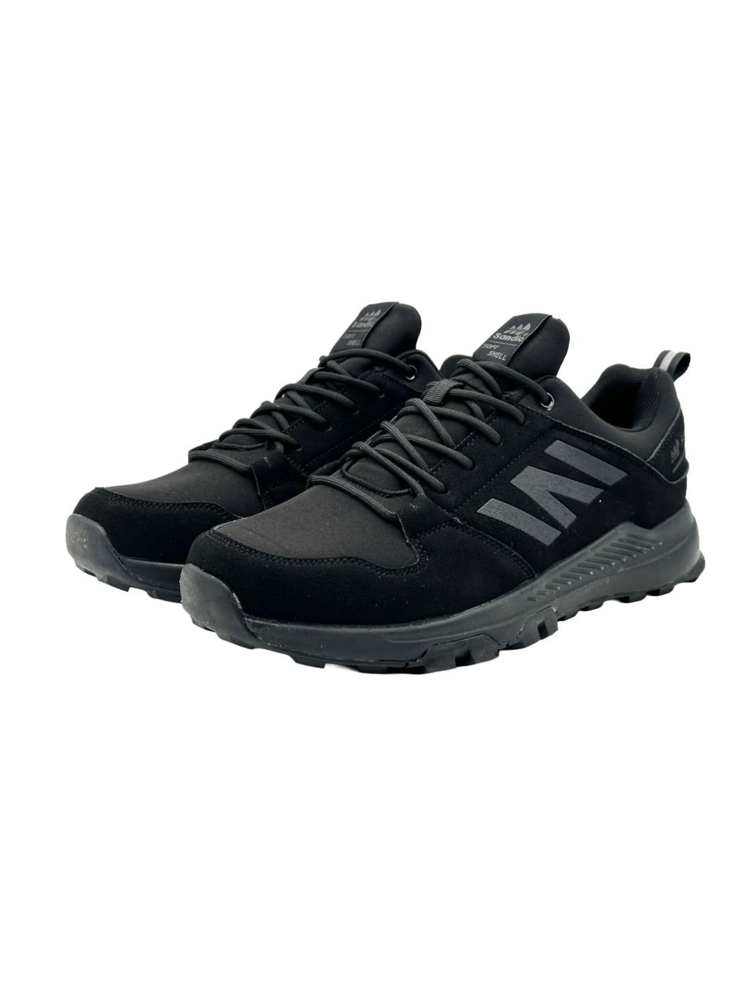 Nowaland Sneakers in Black
