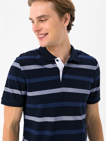 Tricou de la Moxx Paris pe albastru