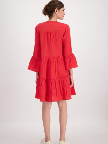 Robe monari en rouge