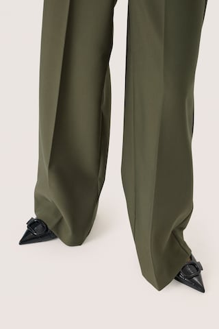 SOAKED IN LUXURY Wide Leg Bukser 'Corinne' i grøn