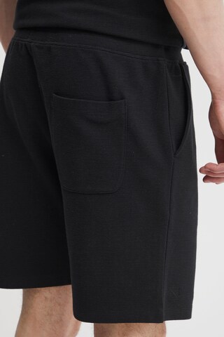 BLEND Regular Trousers 'Prottoku' in Black