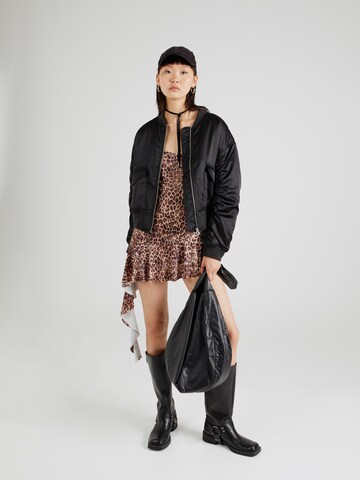 Monki Платье в Бежевый