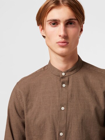 minimum - Ajuste regular Camisa 'ANHOLT' en marrón