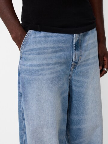 Bershka Loose fit Jeans in Blue