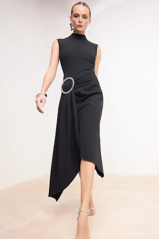 Trendyol - Vestido en negro