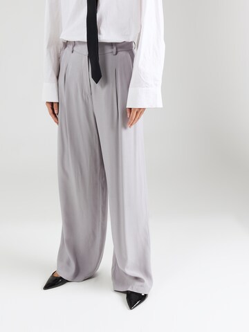 Wide Leg Pantalon à pince 'JOLIE' SELECTED FEMME en gris : devant