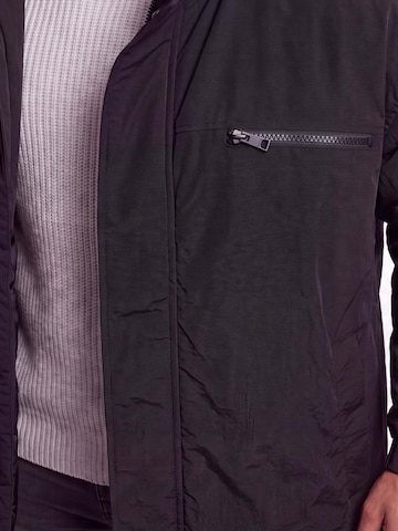 !Solid - Sobretudo de inverno 'SDMAITI' em preto