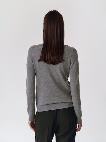 Pullover 'Rossa' di TATUUM in grigio