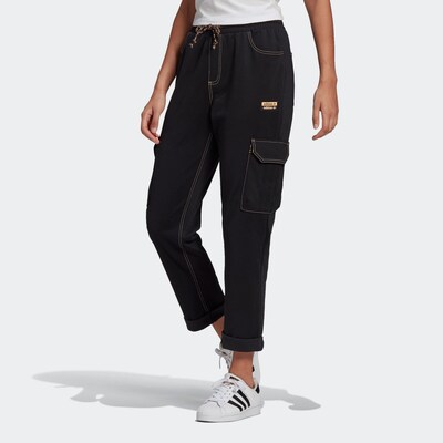 ADIDAS ORIGINALS Cargohose in schwarz, Modelansicht