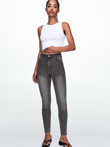 Pull&Bear Skinny Jeans in Grey